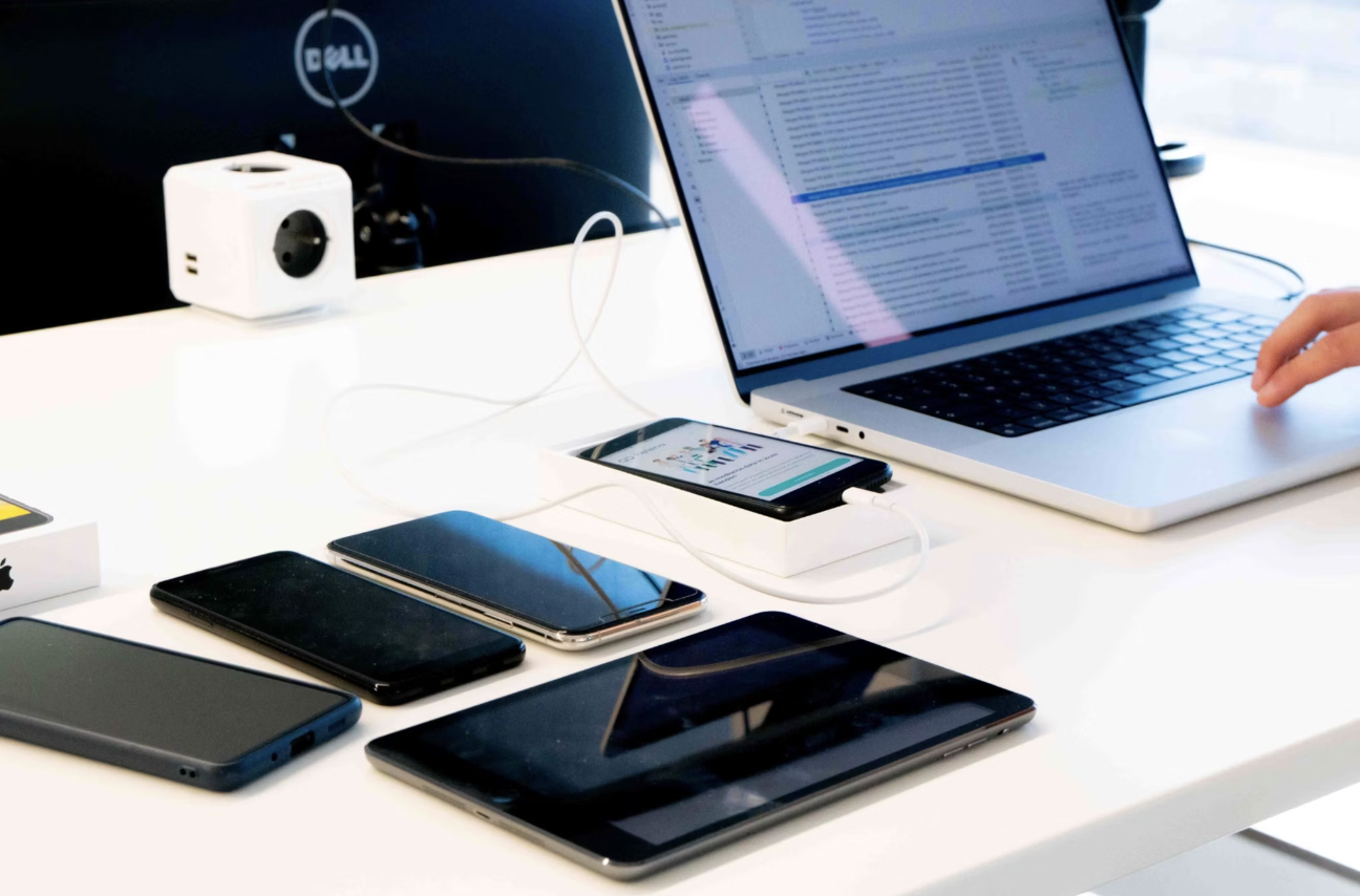 <span id="hs_cos_wrapper_name" class="hs_cos_wrapper hs_cos_wrapper_meta_field hs_cos_wrapper_type_text" style="" data-hs-cos-general-type="meta_field" data-hs-cos-type="text" >Mobiele apps omzetten in webapps met Flutter</span>