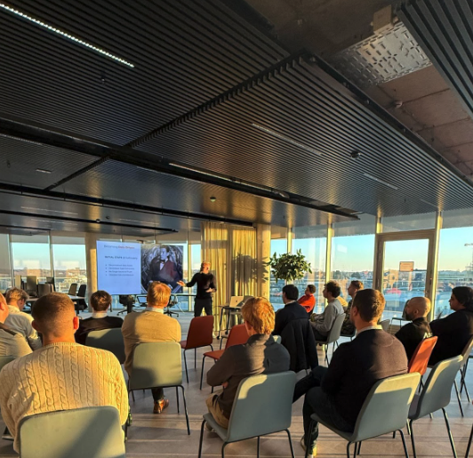 <span id="hs_cos_wrapper_name" class="hs_cos_wrapper hs_cos_wrapper_meta_field hs_cos_wrapper_type_text" style="" data-hs-cos-general-type="meta_field" data-hs-cos-type="text" >Throwback to our Looker Belgium meetup at Devoteam</span>