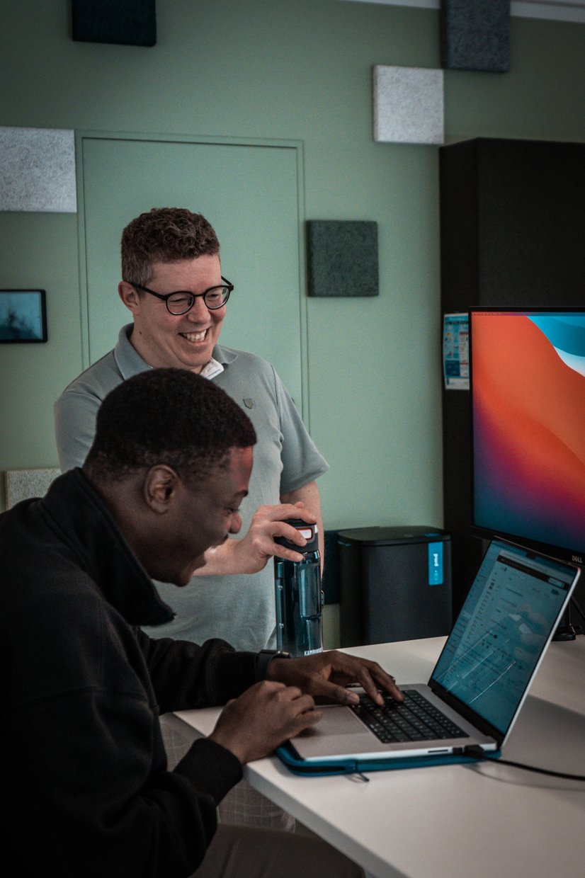 Jonas Brisart en Leonardo Wolo Jonas Brisart en Leonardo Wolo