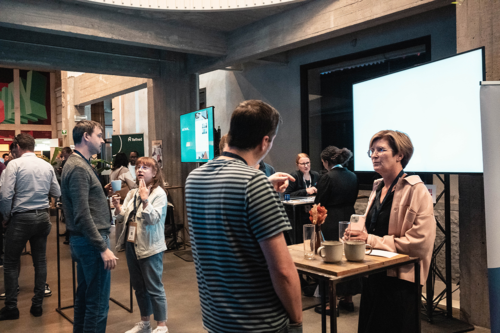 sponsorship booths team up